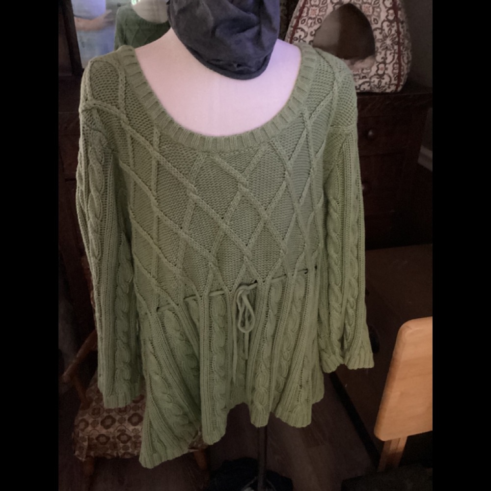 Olive green sweater with tie at the waist, 2XL